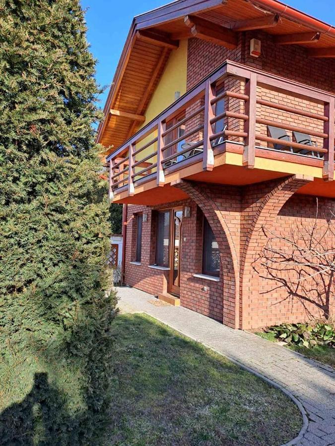 Rozmaring Apartmanok Gyula Buitenkant foto