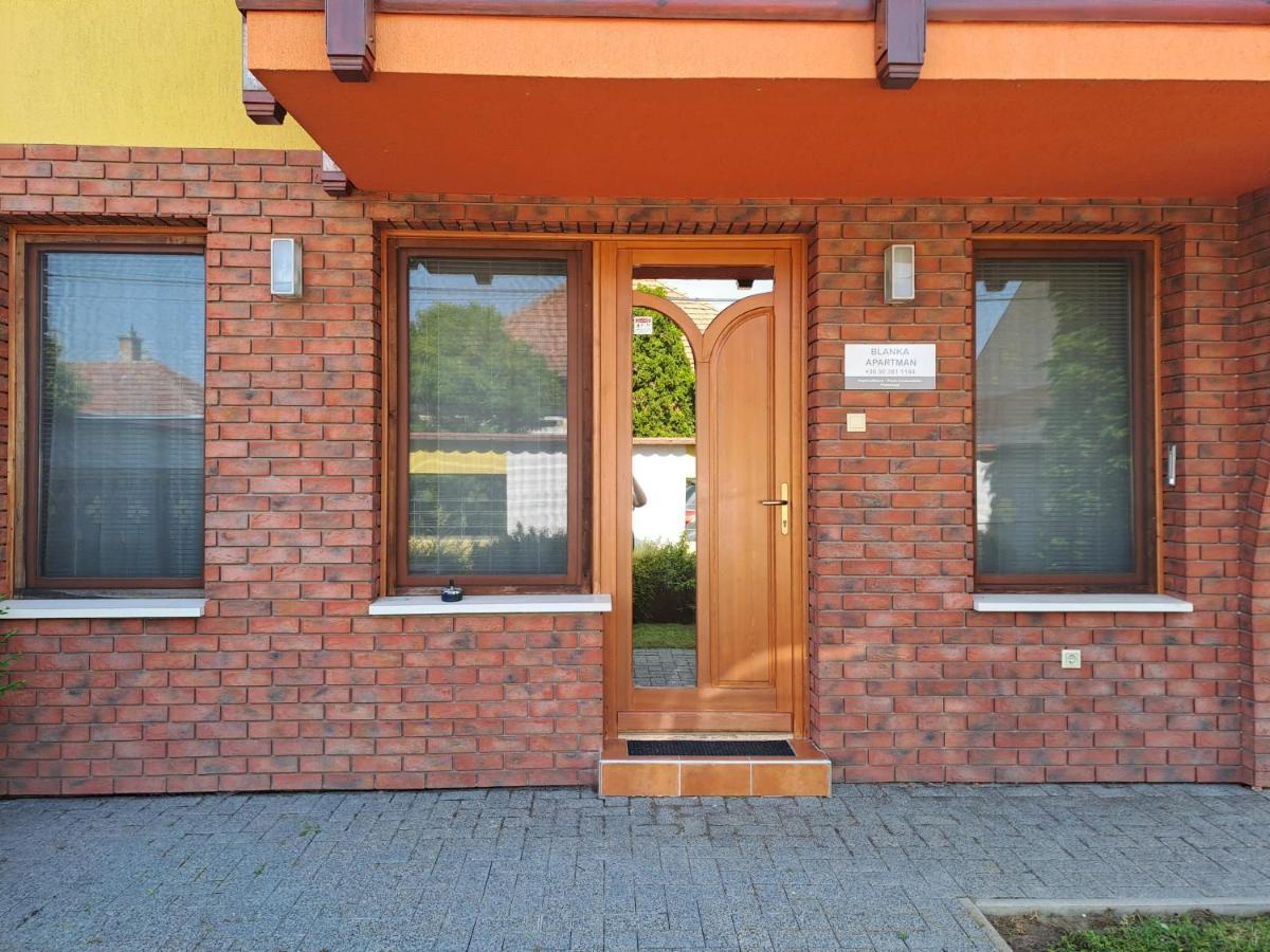 Rozmaring Apartmanok Gyula Buitenkant foto