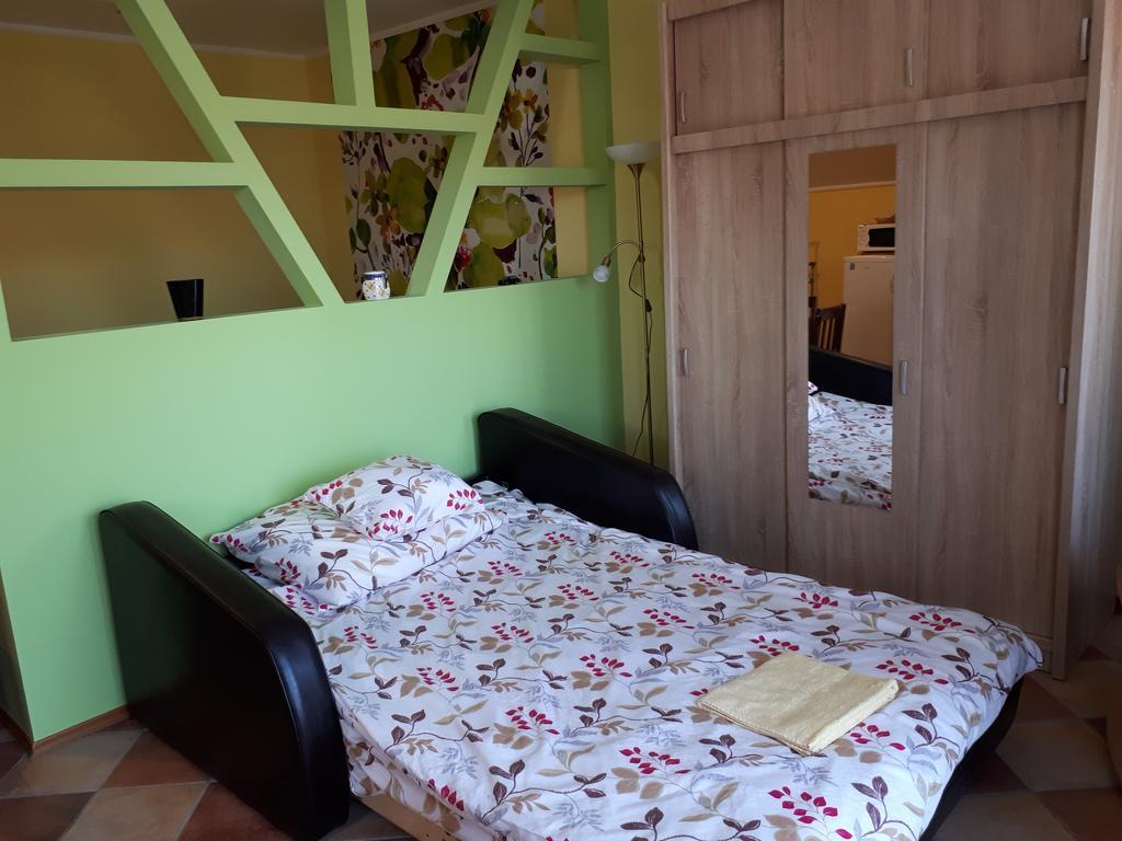 Rozmaring Apartmanok Gyula Buitenkant foto