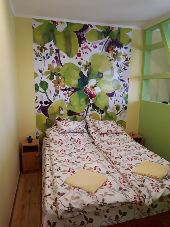 Rozmaring Apartmanok Gyula Buitenkant foto
