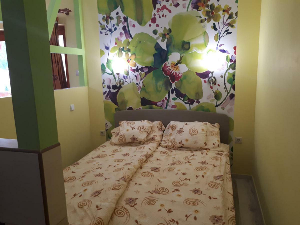 Rozmaring Apartmanok Gyula Buitenkant foto